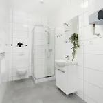 Slowackiego Bright Close To Mtp By Renters شقة بوزنان